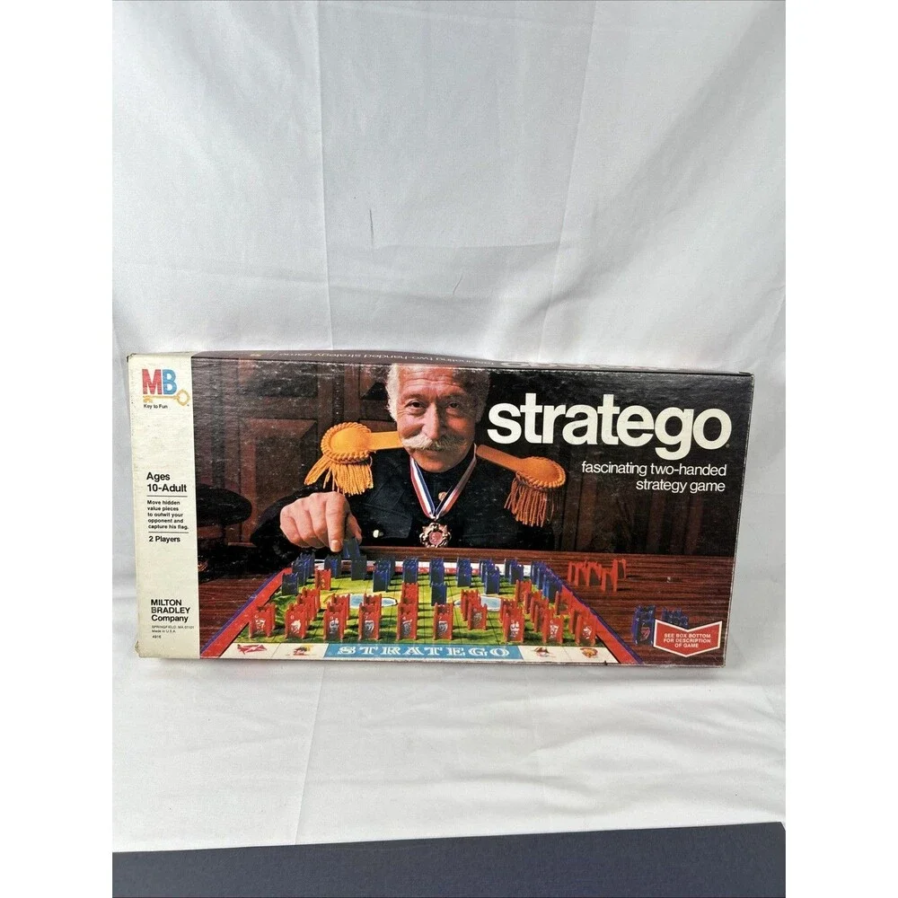 1977 Vintage STRATEGO Board Game Military Milton Bradley COMPLETE